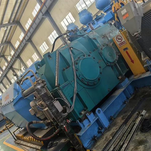 Diaphragm pump reducer